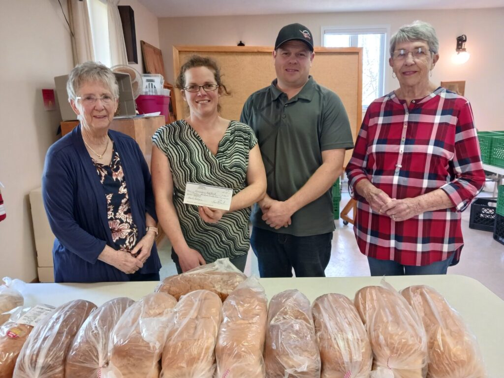 Local Business Beefway Donates Proceeds from Recent BBQ to the Kincardine Foodbank and the Local 4-H Club