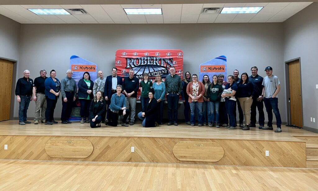 Roberts Farm Equipment Splits ,000 Award with 4H Communities