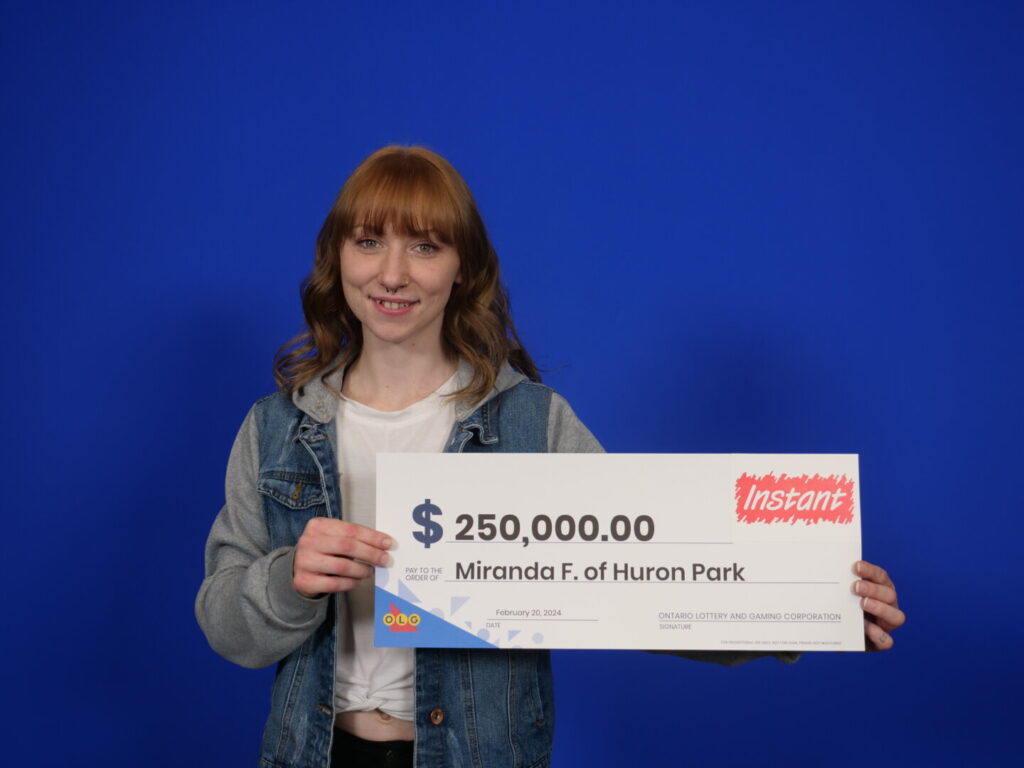 Huron Park Woman Cashes in on 0,000 Instant Red Hot 10x Win