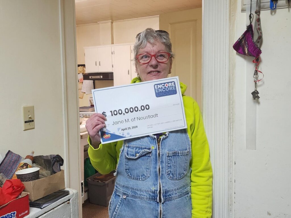 Neustadt Woman Cashes in on 0,000 Prize