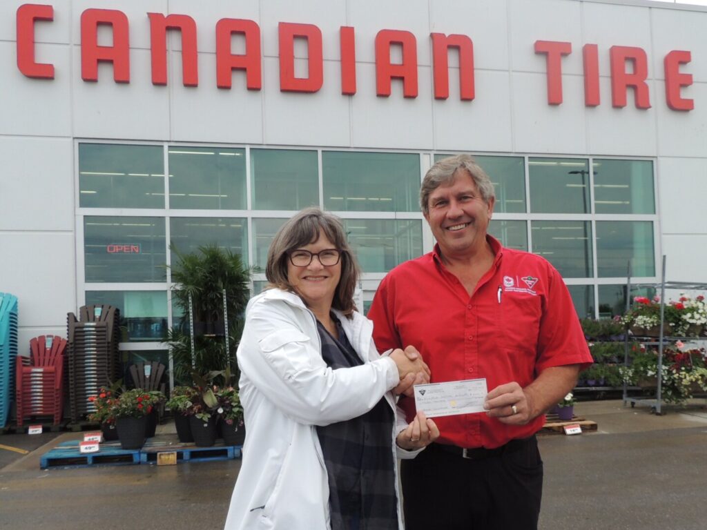 Kincardine Hospital Auxiliary Raises 72 in Geranium Sale