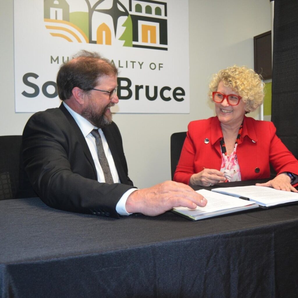 Municipality Signs Hosting Agreement with NWMO